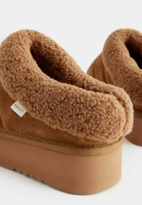 Next REGULAR FIT - Pantolette flach - tan brown
