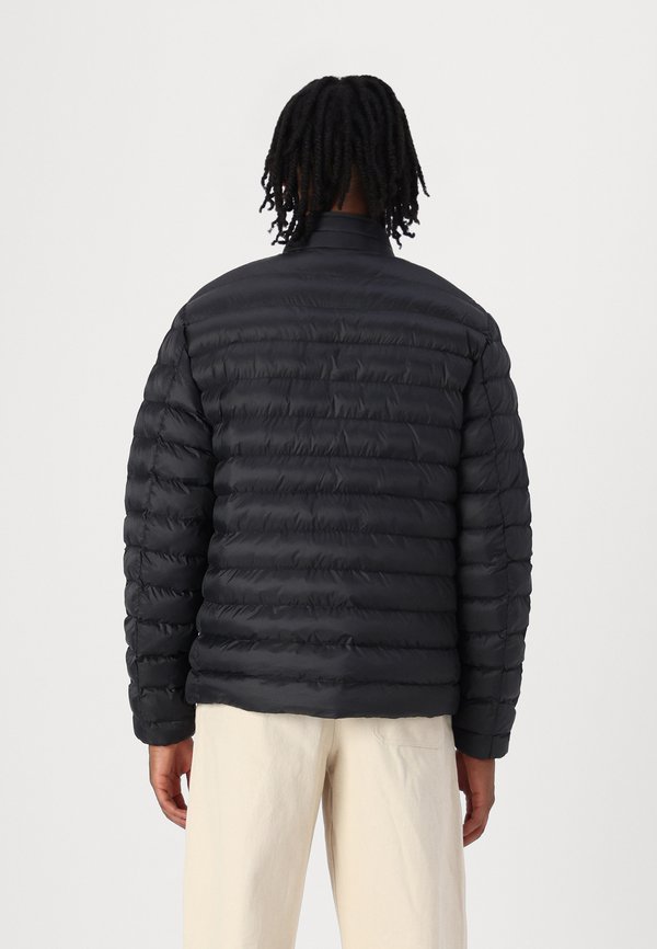 CORE PACKABLE JACKET - Light jacket3