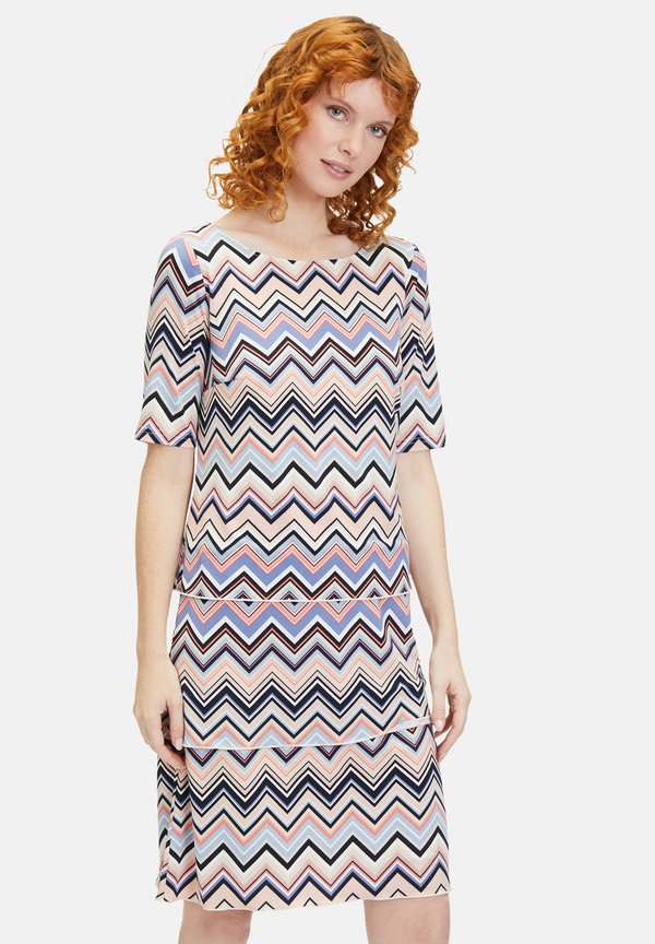 GELAAGDE  KORTE MOUWEN - Freizeitkleid