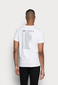 Jack & Jones PREMIUM JPRBLAHENDRIX LICENSE TEE CREW NECK - T-shirt estampada - white