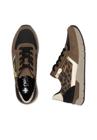 Baskets marron et noires avec imprimé animal, en cuir et en daim, à lacets et fermeture éclair, avec une semelle en caoutchouc.