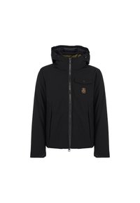 Zwarte geïsoleerde jas met capuchon, voorzien van een voorrits, twee zijzakken en een borstzak met een knoopflap. Glad stoftextuur.