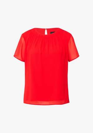 Blusa rossa a maniche corte con scollo arricciato e tessuto semitrasparente su maniche e orlo, con un piccolo foro a goccia sul retro.