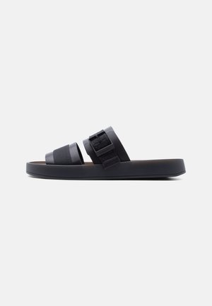 Calvin Klein ERGON BUCKLE - Šľapky - triple black