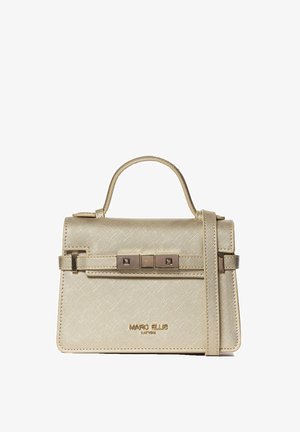 Piccola borsa d'oro con finitura testurizzata, manico superiore e tracolla regolabile. Presenta una forma rettangolare e dettagli in metallo.