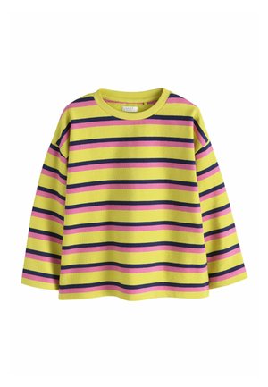 Gebreide trui met lange mouwen met horizontale gele, roze en donkerblauwe strepen en een ronde hals.