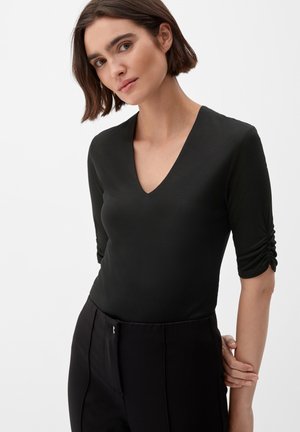 s.Oliver BLACK LABEL MIT VAUSSCHNITT - T-paita - true black