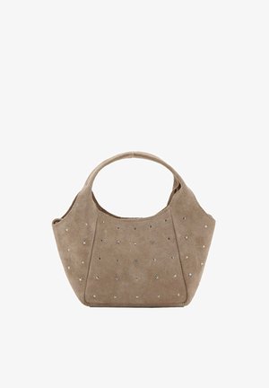 Sac à main en daim taupe avec poignées arrondies, décoré de petits clous métalliques en forme d’étoiles et de cercles sur le devant et les côtés.