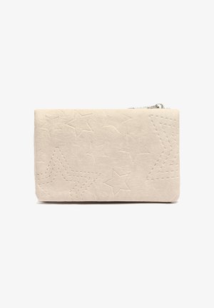 Obdĺžnikové béžové psaníčko s reliéfnymi hviezdami a strieborným zipsom na vrchu, na bielom pozadí.