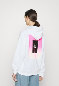 Calvin Klein Jeans OVERSIZED HOODIE - Felpa con cappuccio - bright white