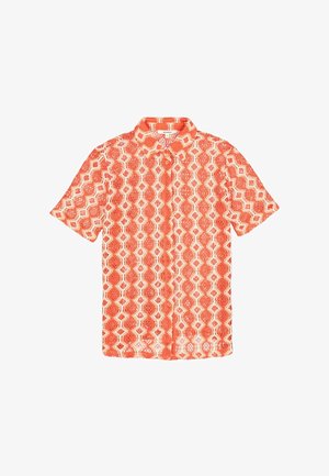 Kortärmlig overhemd van oranje en wit patroonstof, met een geometrisch ontwerp, knoopsluiting en een klassieke kraag.