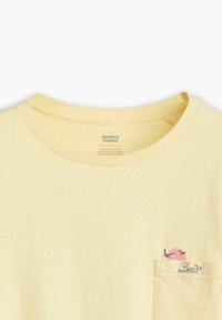 Niewybrane, hibiscus peek cloud