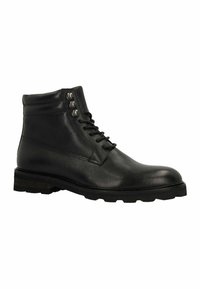 Bottines en cuir noir avec une finition texturée, lacets à l'avant, trois œillets en métal et une semelle robuste pour une meilleure adhérence.