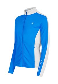 Chaqueta deportiva azul y blanca con cremallera, hecha de tejido suave; cuenta con un cuello alto, mangas largas y bolsillos laterales. Los detalles incluyen un logo en la manga.