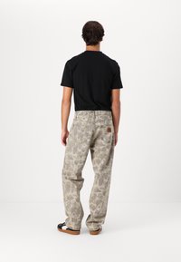 Carhartt WIP LANDON PANT - Jeans Straight Leg - grey/black
