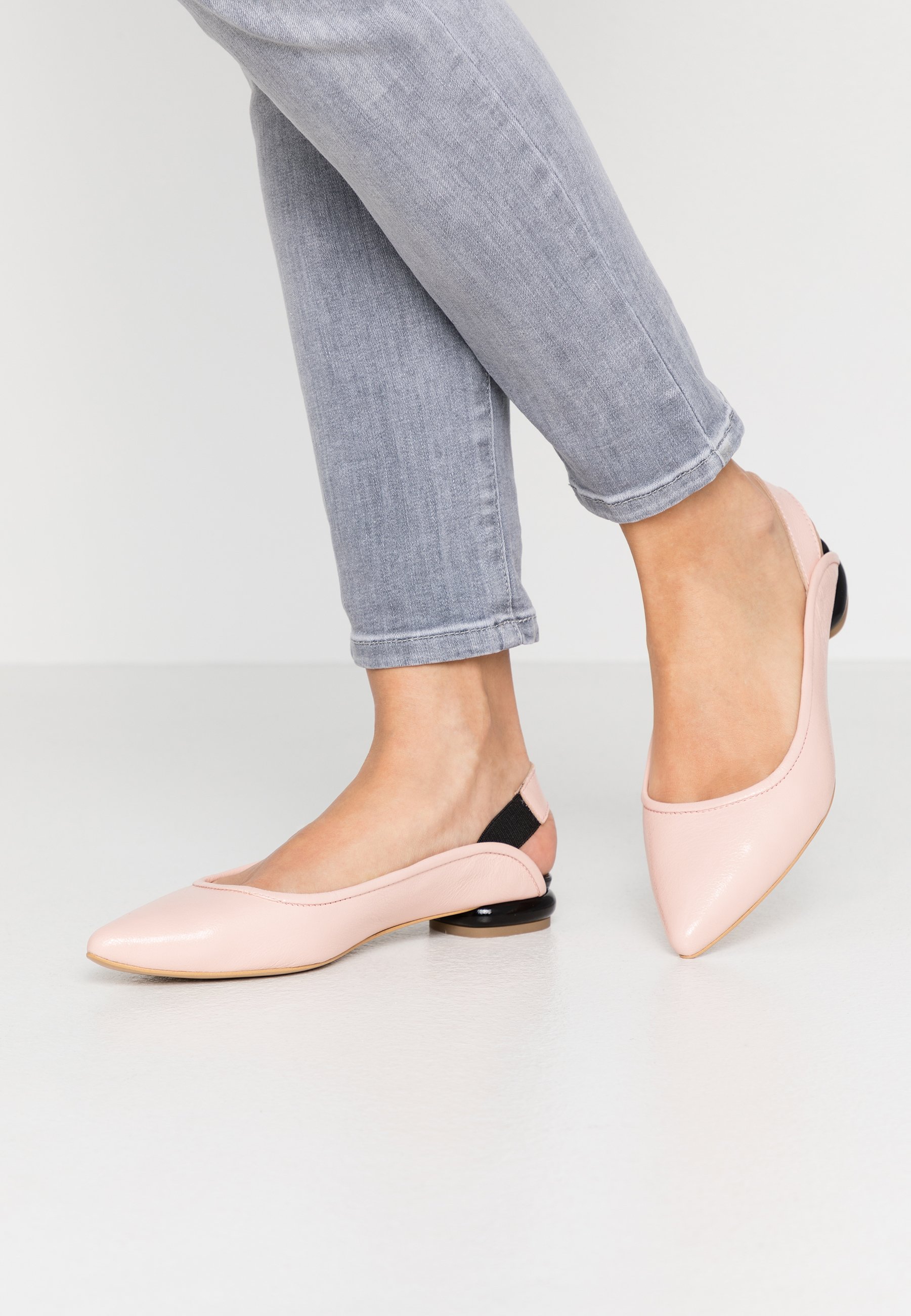 pink ballet pumps