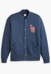 Chaqueta sudadera azul marino con frontales abotonados, cuello acanalado, dos grandes bolsillos y un logotipo bordado "LS" en granate.
