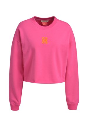 Hellpinkes Cropped-Sweatshirt mit langen Ärmeln, gerippten Bündchen und kleinem orangefarbenem Logo in der Mitte der Brust.