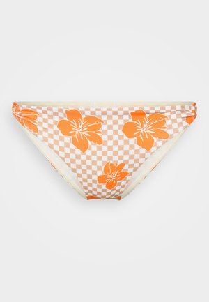 Oransje blomsterdesign på et rutete beige og kremfarget bikiniunderdel, laget av et mykt, elastisk stoff med en glatt tekstur.
