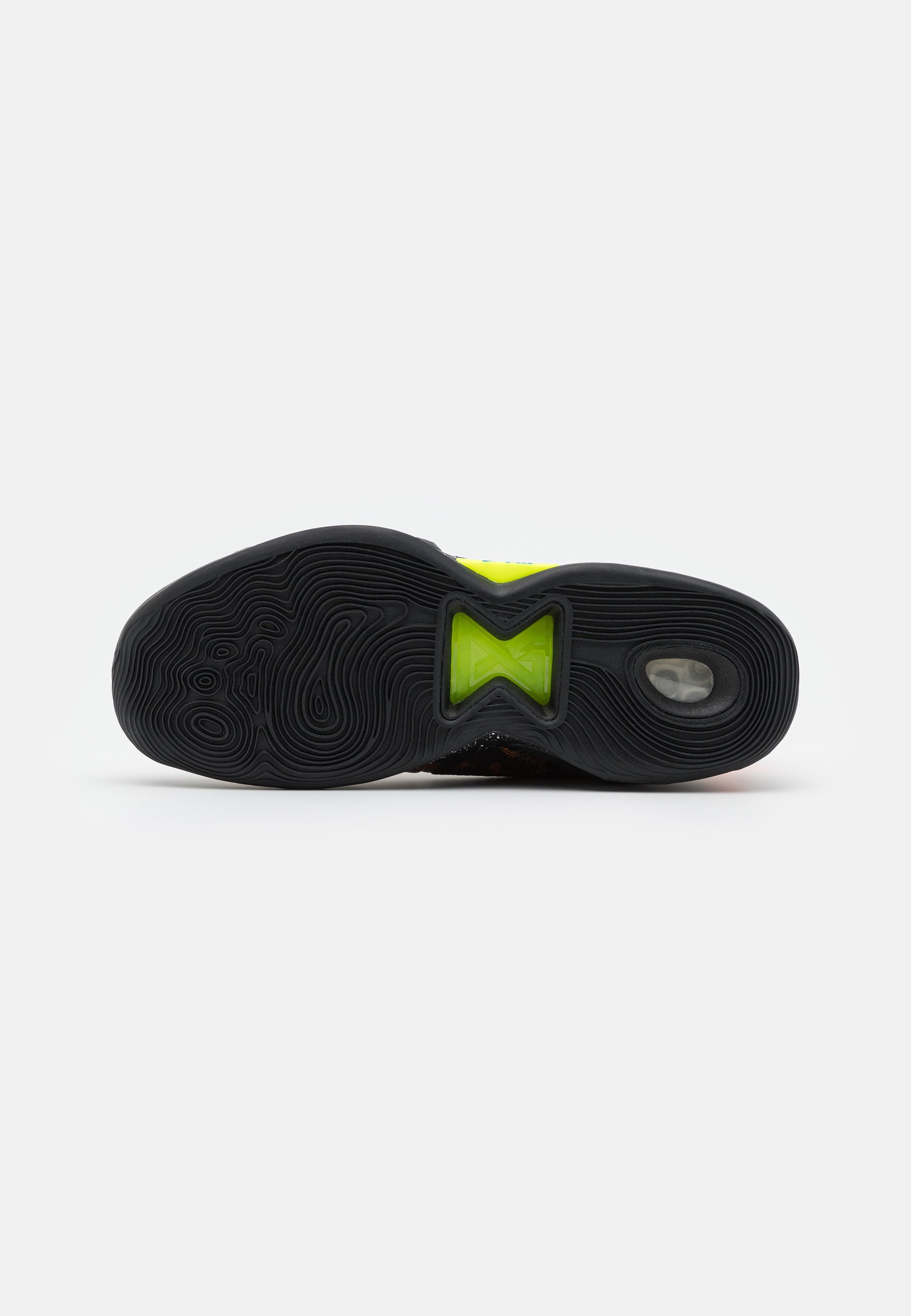 PG 5 Basketball Shoe - Black