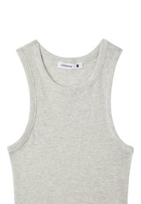 Szary, prążkowany top na ramiączkach z okrągłym dekoltem i bez rękawów. Materiał ma miękką fakturę; metka informuje o marce "Terranova" i rozmiarze "S."
