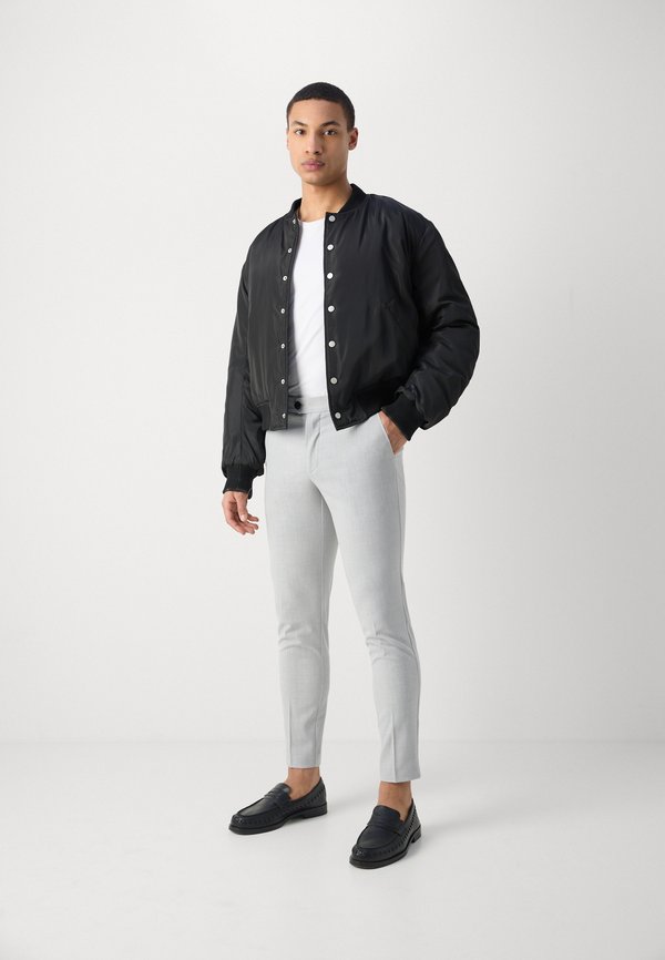 CLUB PANTS - Chinos4