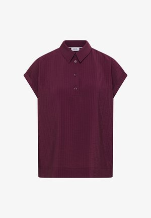 Krótki rękaw śliwkowej fioletowej bluzki z kołnierzykiem i trzema guzikami z przodu, z subtelnym teksturowanym wzorem.