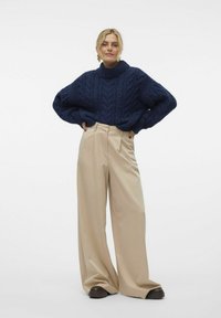 Vero Moda VMDREAM CROP - Stickad tröja - navy blazer