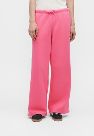 adidas Originals, SIGNATURE WIDE LEG - Долнище на анцуг - pulse magenta/off white