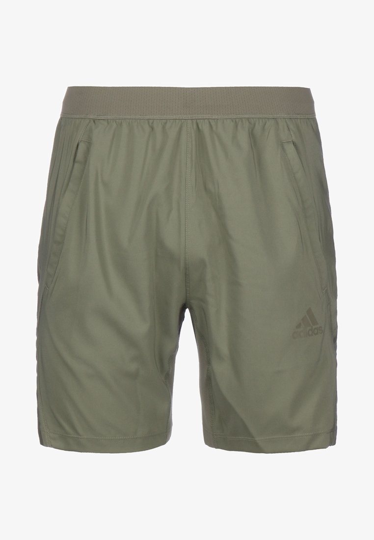 Bermudas deportivas verde oliva hechas de un tejido ligero, con una cintura elástica, bolsillos laterales y un logo sutil en la pierna.