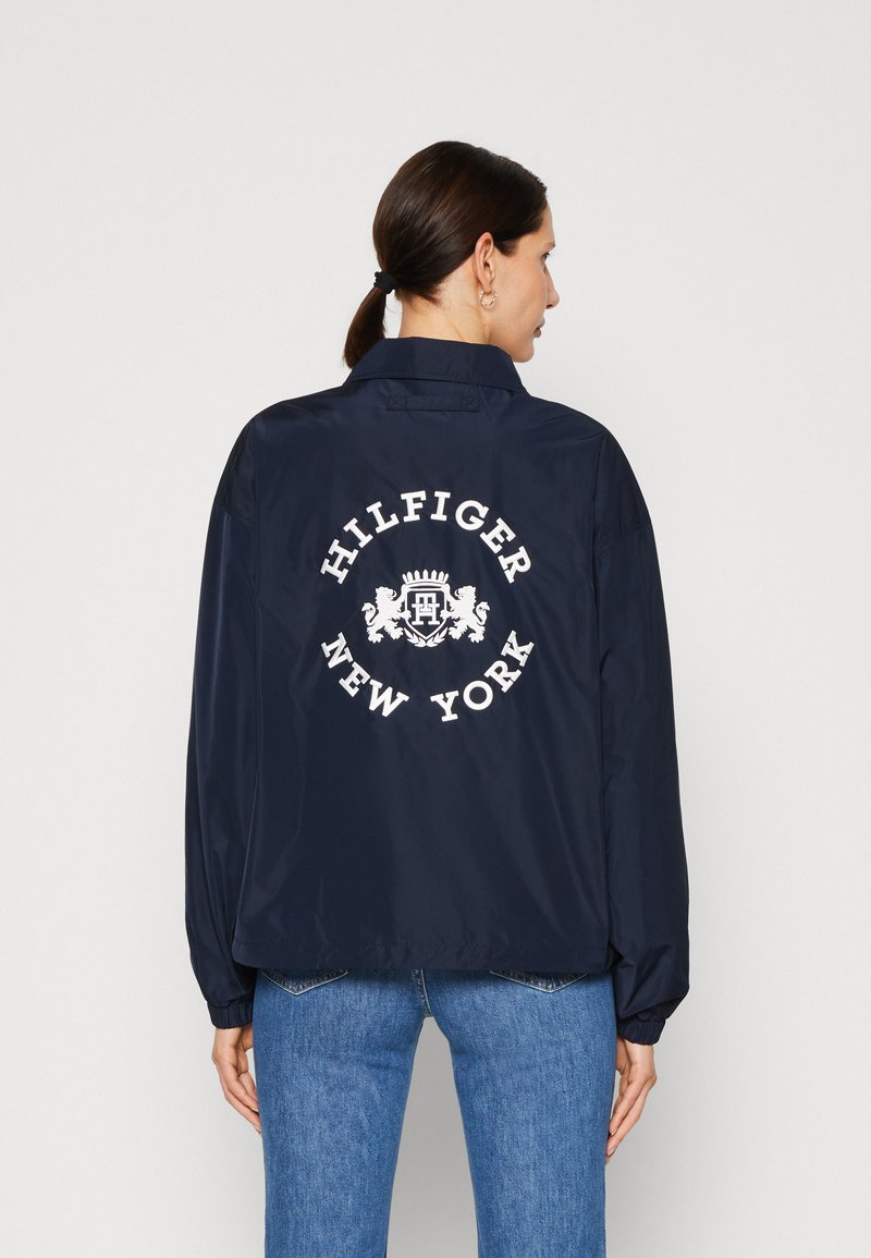 Tommy Hilfiger VARSITY JACKET - Καλοκαιρινό μπουφάν - desert sky