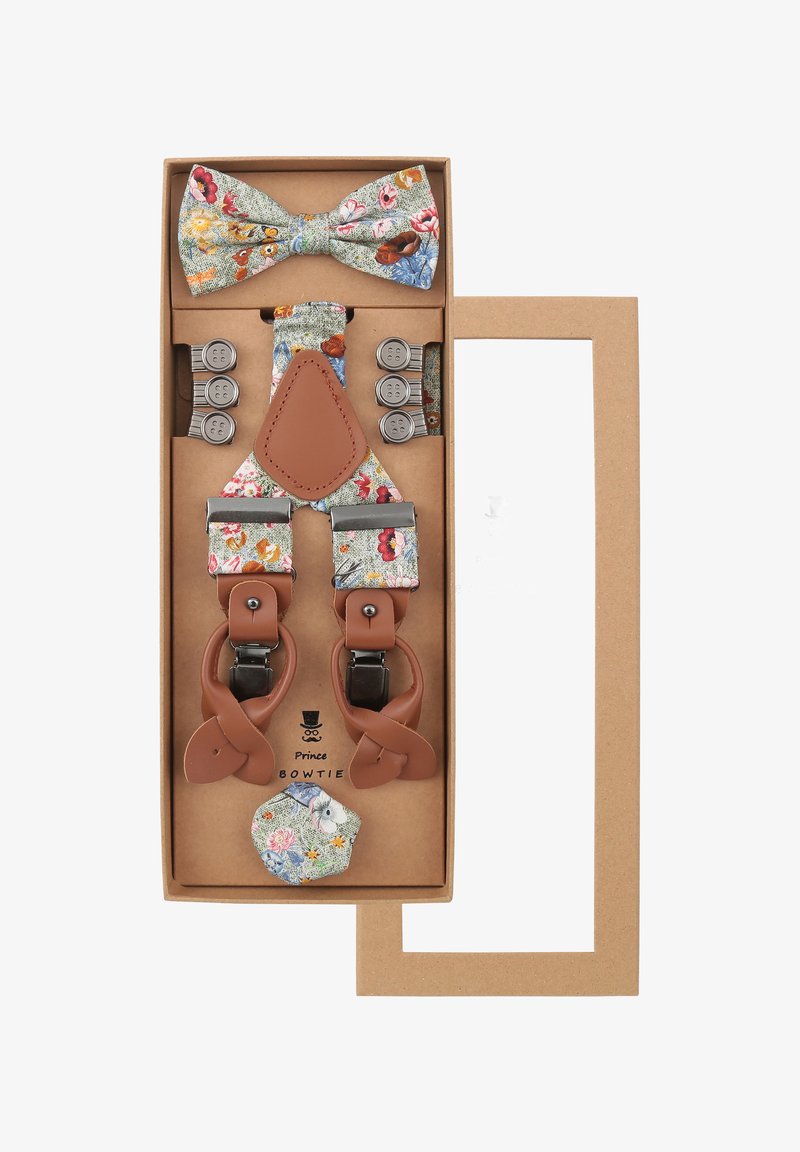 Floral gemusterte Hosenträger und Fliege in einer Box. Die Riemen zeigen mehrfarbige Blumen auf einem hellen Hintergrund, mit braunen Lederakzenten.