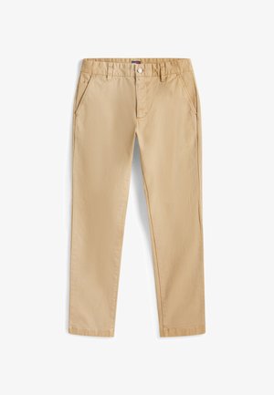 Pantalon décontracté beige avec poches avant, passants pour ceinture et fermeture à bouton, présenté à plat sur un fond blanc.