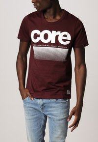 Jack & Jones Camiseta estampada - bordeaux
