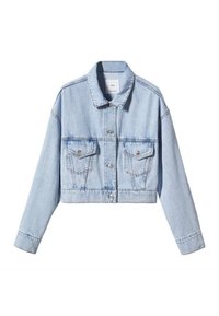 Giacca in denim blu chiaro, cropped, con maniche lunghe, due tasche sul petto, chiusura frontale con bottoni e dettagli di cucitura distintivi.