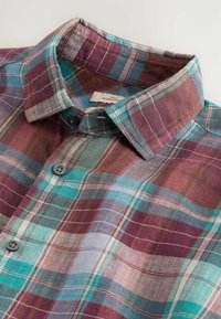 Chemise à boutonnière avec col, motif écossais bordeaux, sarcelle et blanc, en tissu tissé doux.