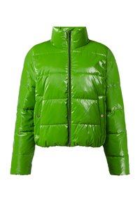 Groene pufferjack met hoge kraag, ritsluiting en quiltontwerp. Heeft een glanzende afwerking en zijzakken met drukknoopjes.