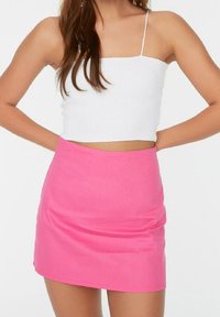 Trendyol Minigonna - pink