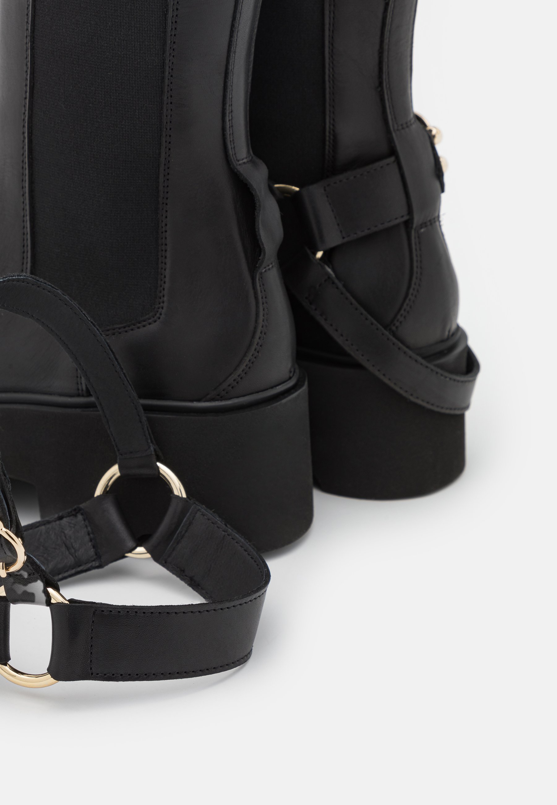 NUBIKK® Fara Isa | Black Chelsea boots | Official webshop