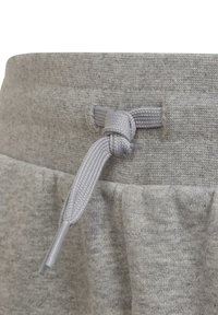 Grå vävd tyg med en sammanknuten midjeband och en grå dragsko knuten i en knut, med en strukturerad yta och subtila färgvariationer.