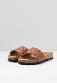 Tamaris SLIDES - Hausschuh - cognac