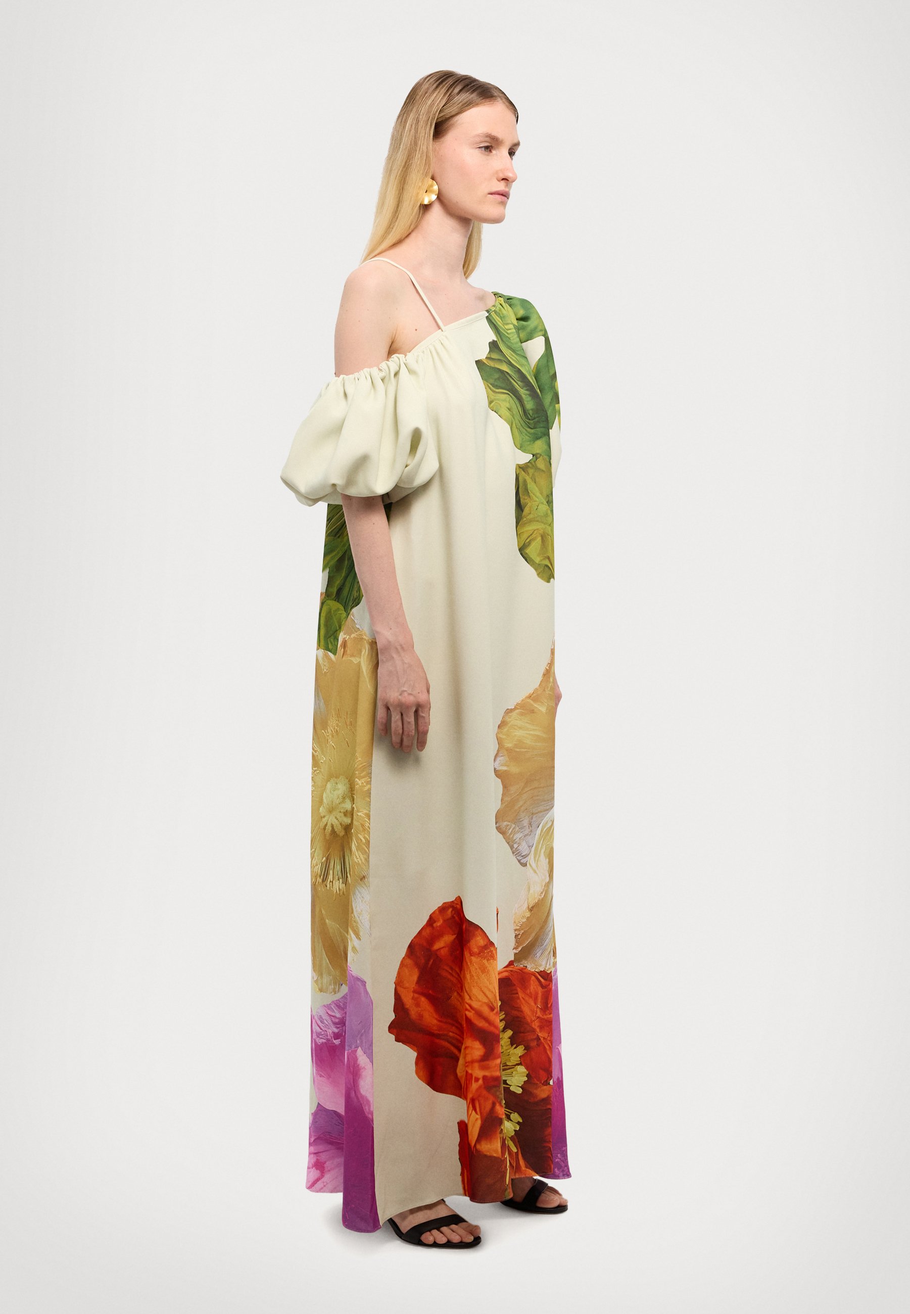 タイムセール‼︎新品　タグ付　STINE GOYA フラワープリント 長袖 Floral Prints - Shop Now - Stine Goya