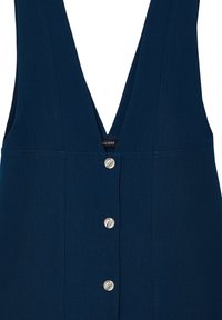 Robe sans manches bleu marine avec un décolleté en V profond, des boutons sur le devant et une texture de tissu lisse. La conception est ajustée au niveau du corsage.