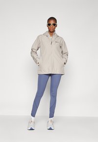 Berghaus DELUGE PRO JACKET - Regnjakke - taupe