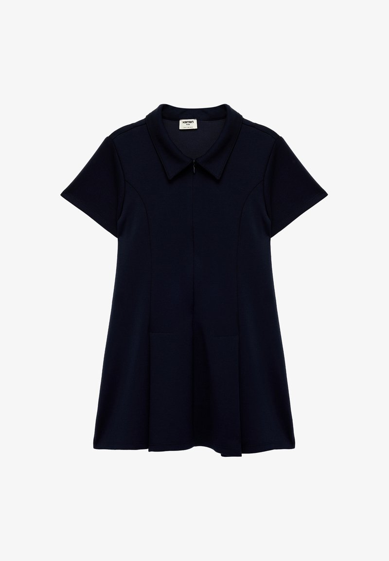 Robe bleu marine à manches courtes avec col et fermeture éclair avant, dotée d'une jupe légèrement évasée et de deux poches avant.