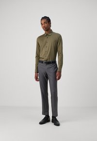 OLYMP No. Six Camicia - olive
