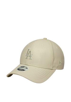 Gorra de béisbol beige con el logo de Los Ángeles "LA" bordado en la parte delantera, agujeros de ventilación, visera curva y una pegatina en la visera.