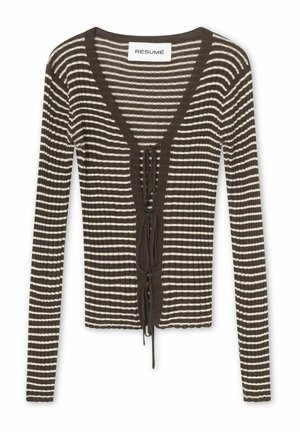 Pruhovaný kardigán v hnedej a krémovej farbe s výstrihom do V, rebrovanou textúrou, dlhými rukávmi a zaväzovaním vpredu. Na štítku je nápis "RÉSUMÉ."