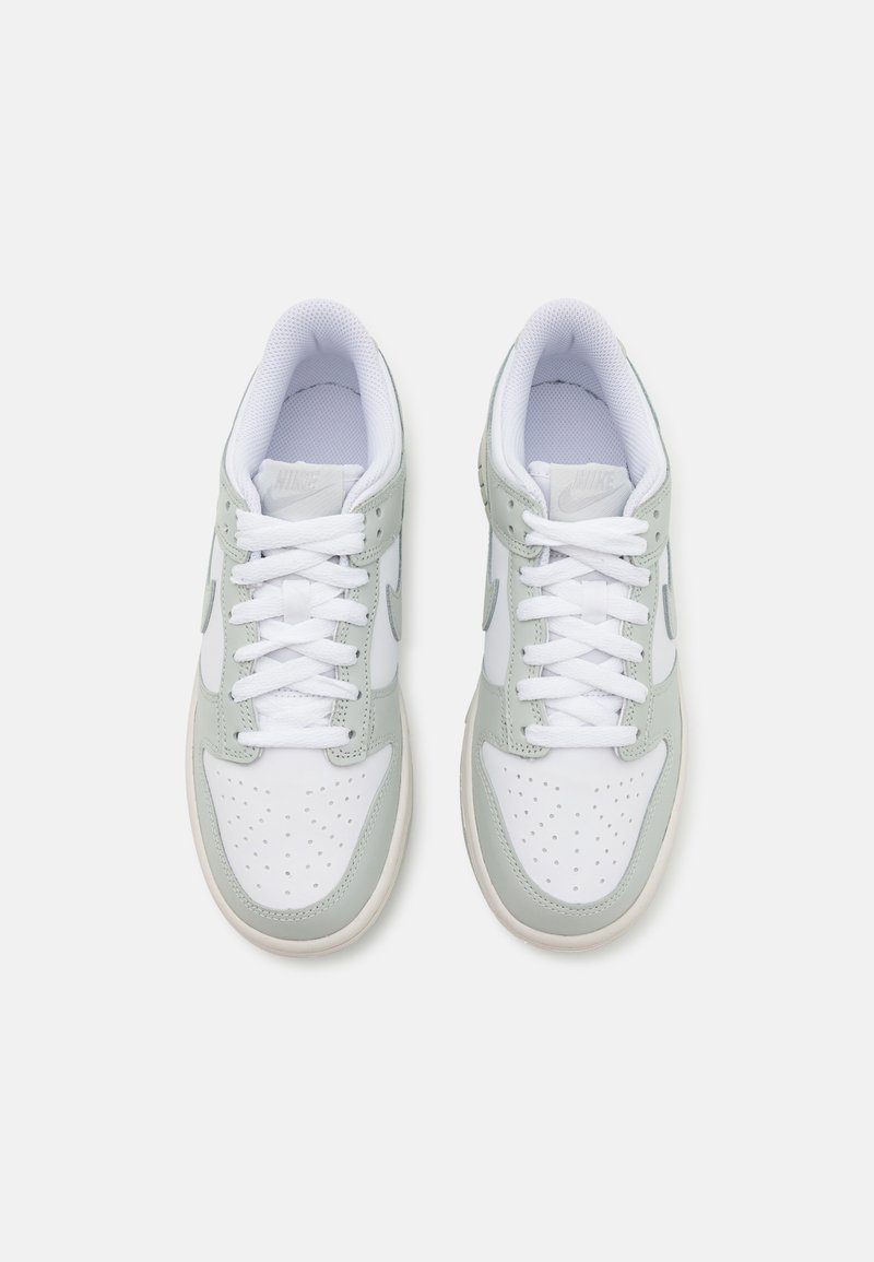 Nike Sportswear DUNK LOW UNISEX Zapatillas white/light silver