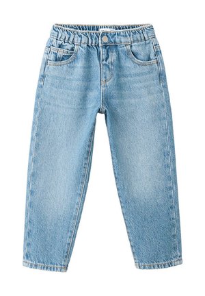Lichtblauwe kinderjeans met elastische tailleband, knoopsluiting aan de voorkant en twee voorzakken op een witte achtergrond.